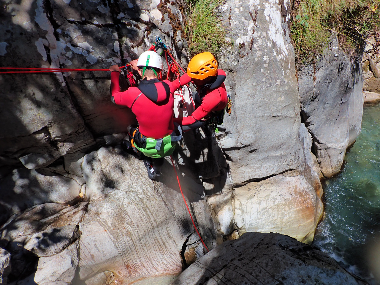 Stages canyoning en vallée d'Ossau proche de Laruns, Pyrénées