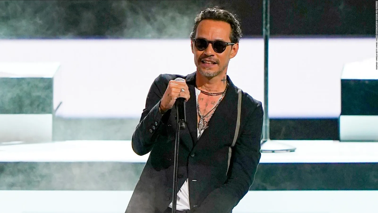 Marc Anthony se quiebra en llanto tras devastación en Acapulco por Otis