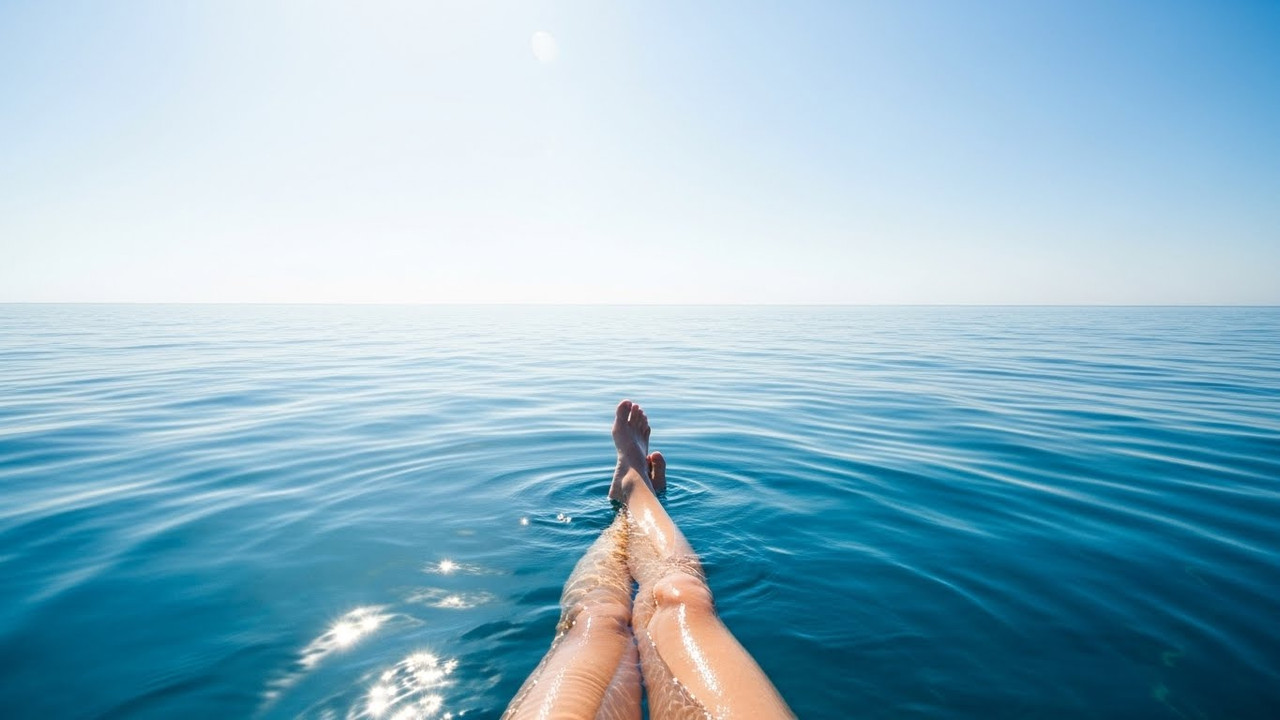 Restaurante Mandi-Mandi sobre as águas no pôr do sol