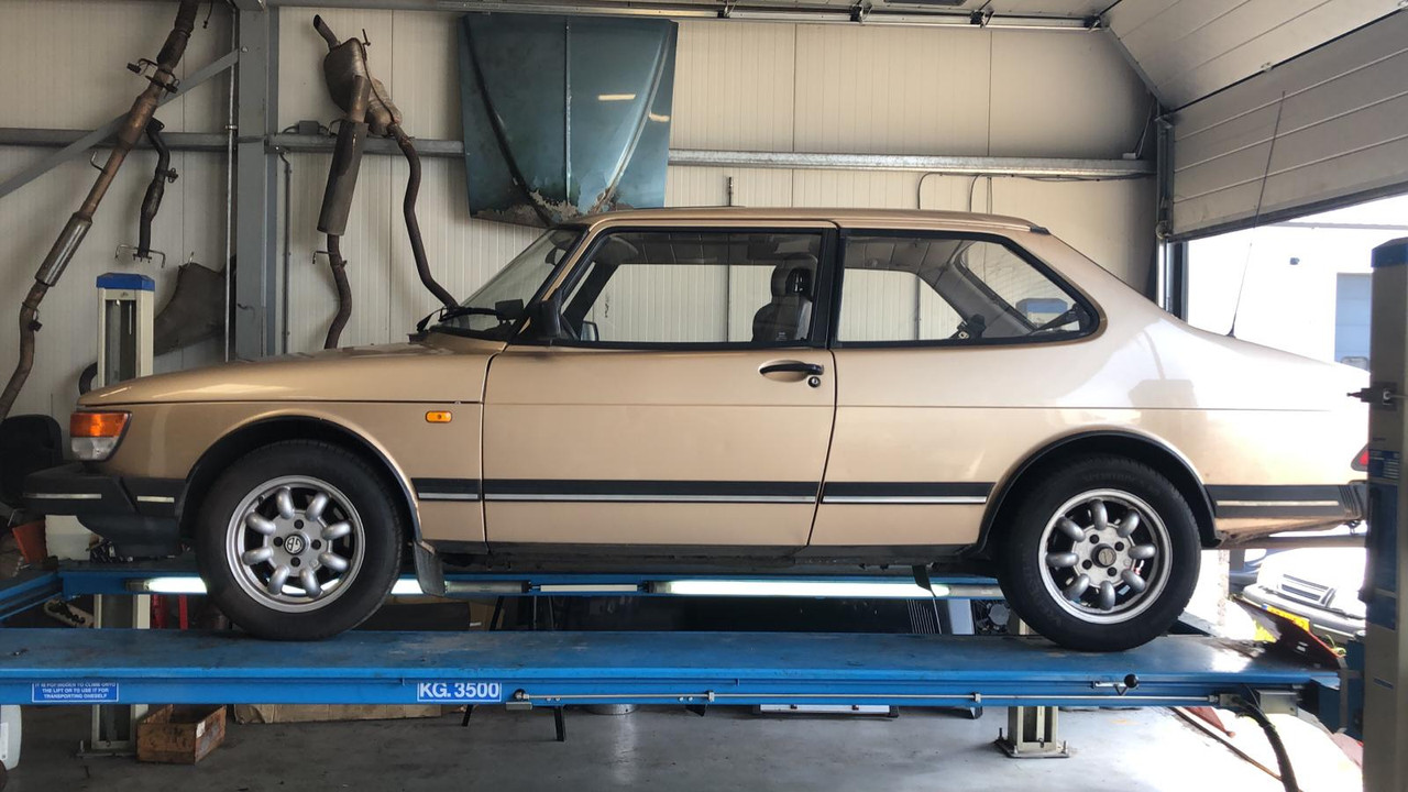 022760D2 8E35 4BAA A67A DAB623BE4EDD