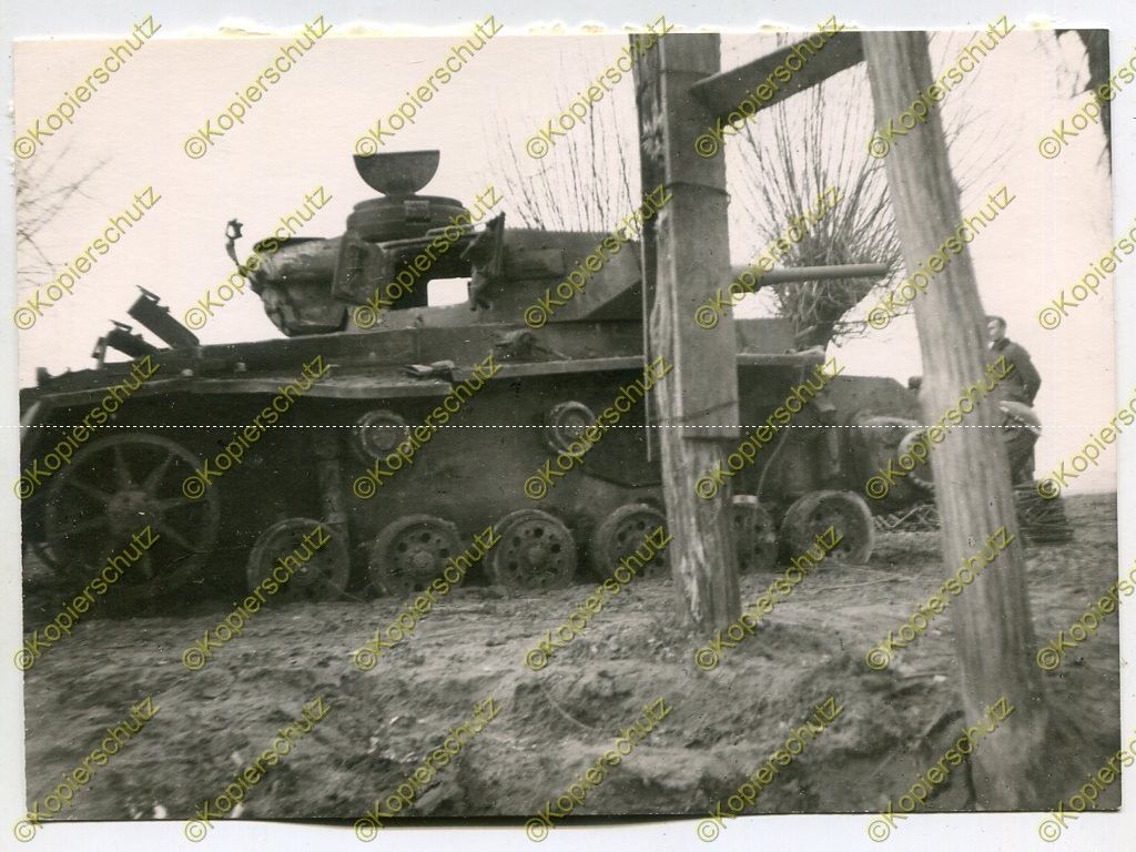 Foto, Wehrmacht, zerstörter deutscher Panzer, Russland, Großfoto