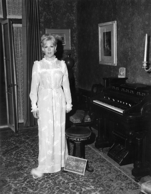 kim_novak_365