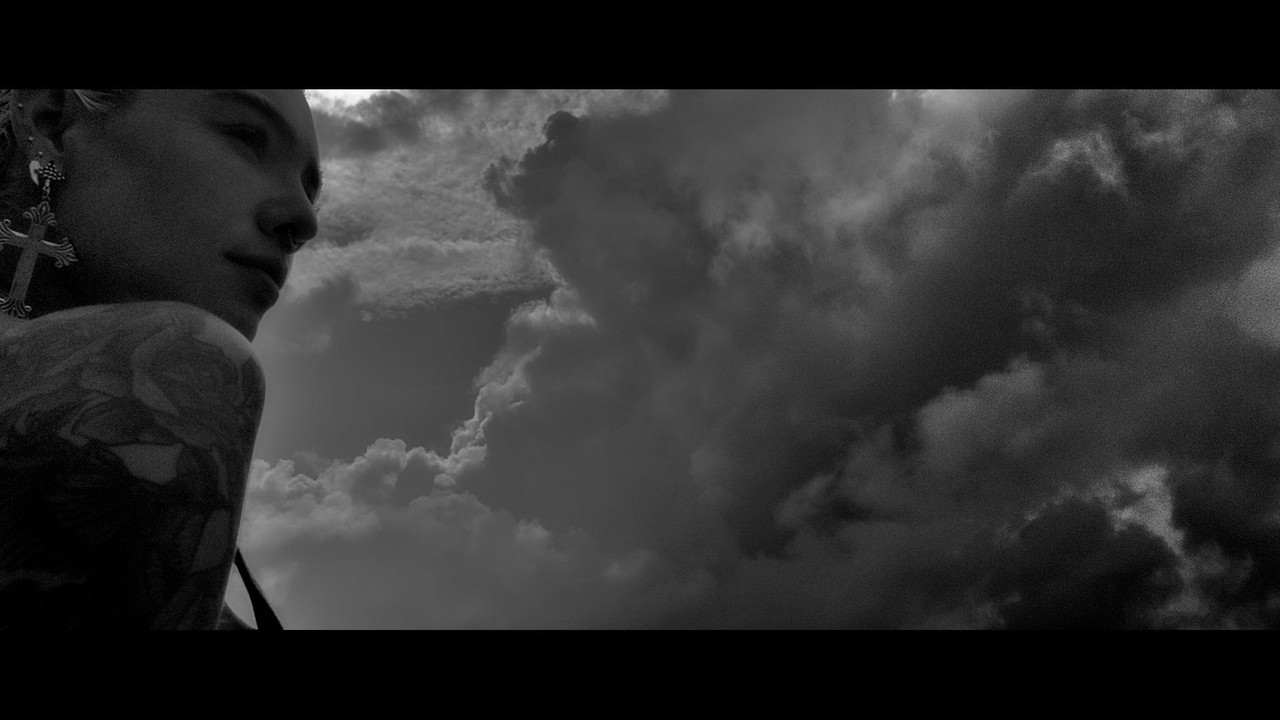 A001_C028_01015W_2