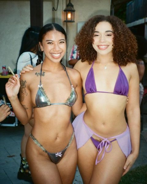 2_hot_for_ya!_(2).jpg