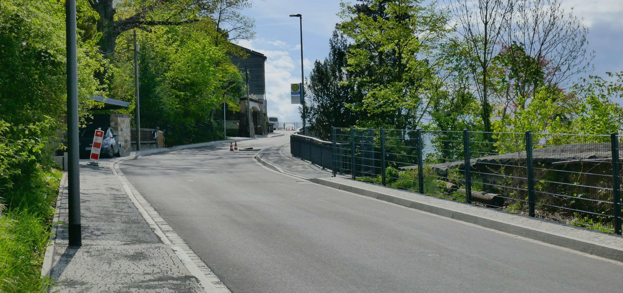 Bild: https://i.postimg.cc/B6HPzy8r/P1270237.jpg
