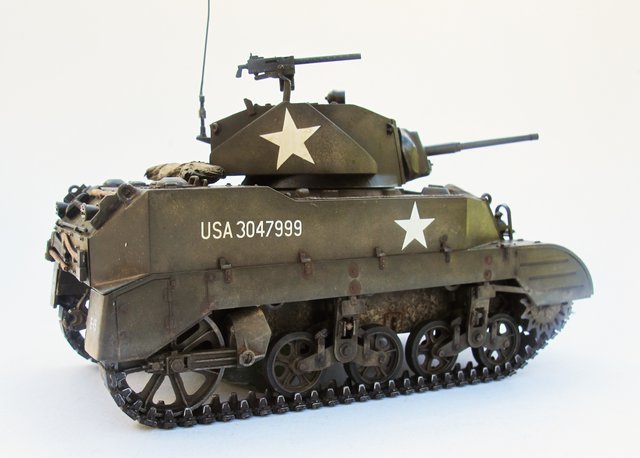Maquette Tamiya Char Léger US M5A1 - Échelle 1:35 Avec Figurines - 35313