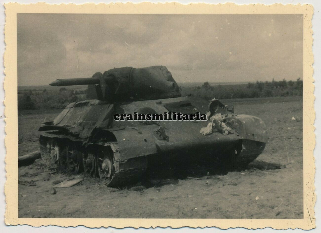 Orig. Foto zerstörte russische Panzer T-34 Tank in Russland 1941
