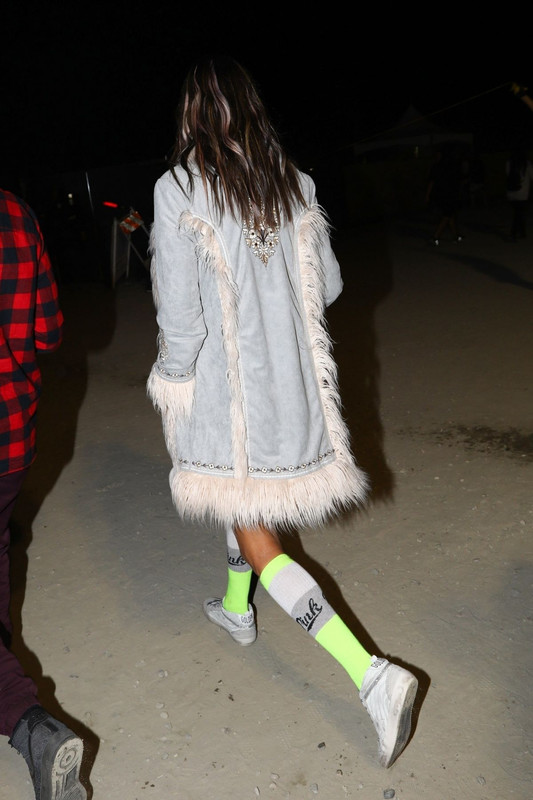 alessandra-ambrosio-2018-coachella-valley-music-and-arts-festiva