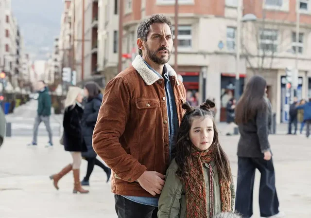 LA PELÍCULA “SIN INSTRUCCIONES” TERMINA SU RODAJE CON PACO LEÓN Y LA NIÑA MAIA ZAITEGI COMO PAREJA PROTAGONISTA