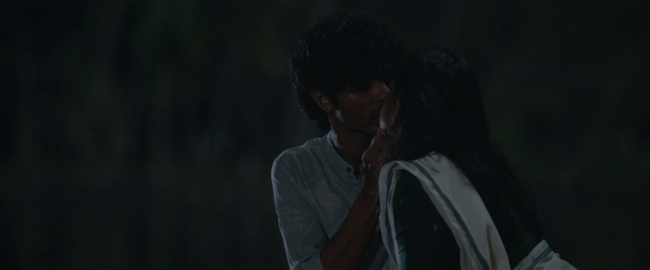 Narayaneente Moonnaanmakkal streaming online