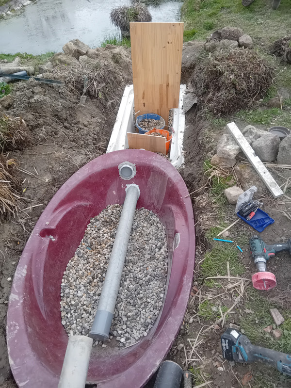 ça nous a permis de mettre le drain au fond du filtre vertical