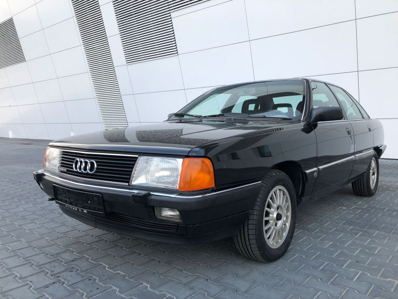 Audi100.jpg