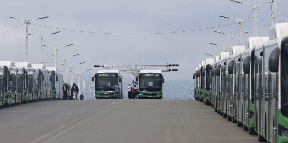 18-მეტრიანი ავტობუსების მორიგი ნაკადი 27 სექტემბრიდან სხვადასხვა მარშრუტზე ეტაპობრივად გადანაწილდება