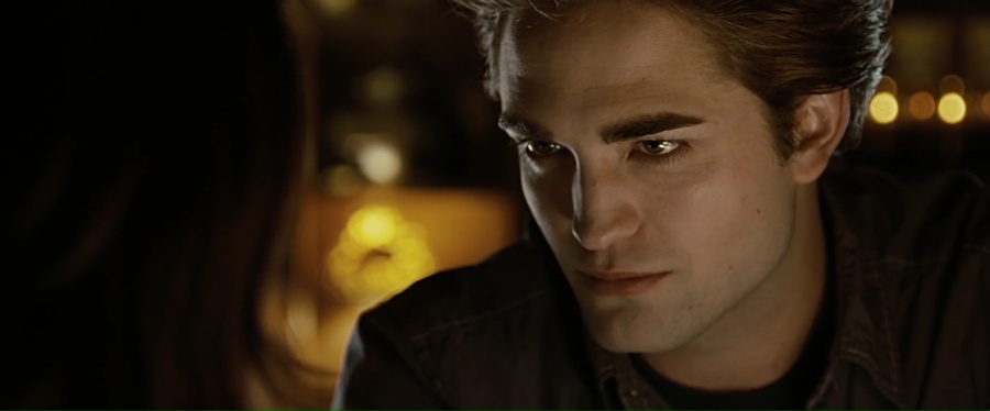 Twilight 2008 BluRay [Hindi + Tamil + Telugu + English] 480p, 720p, 1080p ESub Screenshot