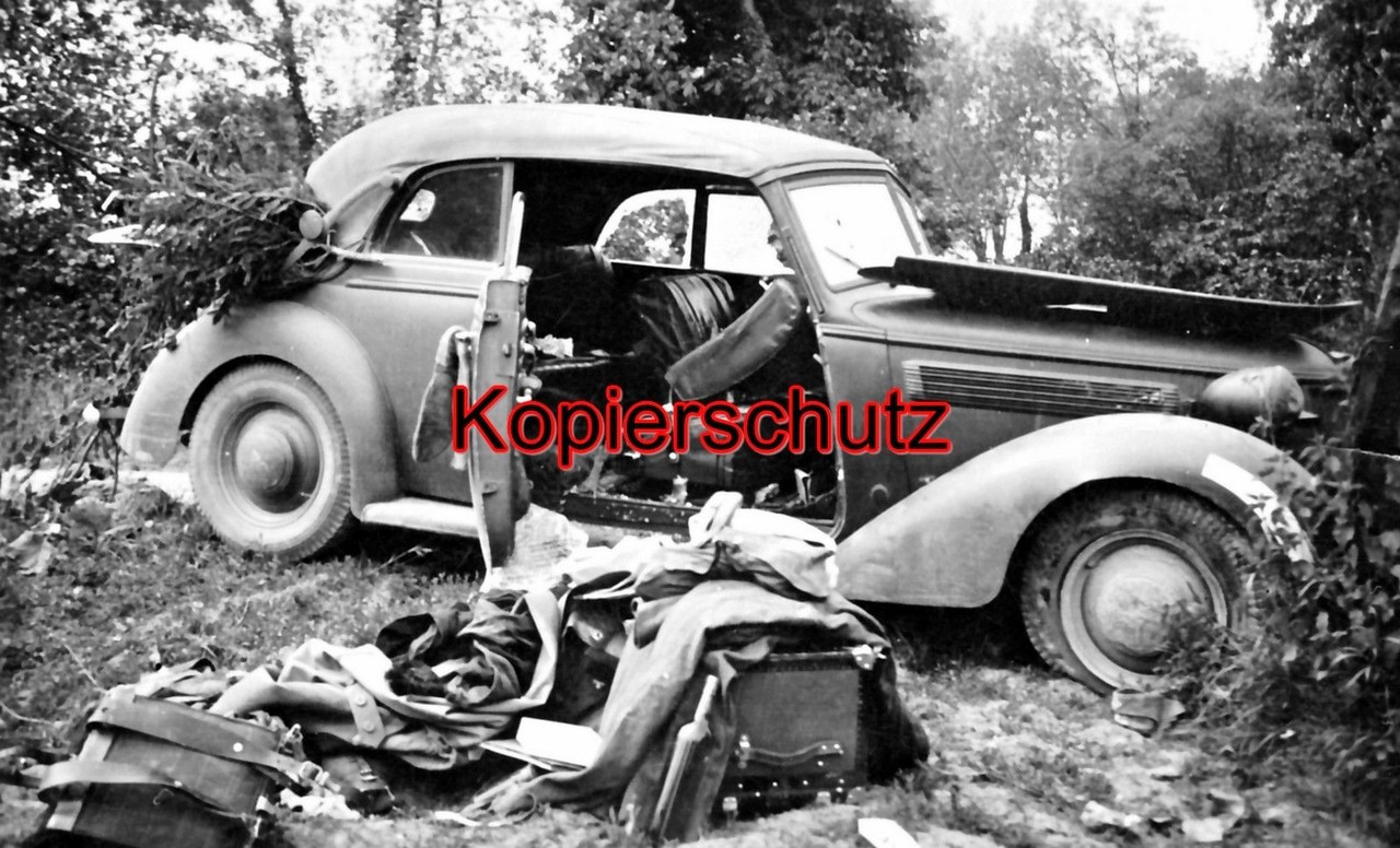 Zerstörter PKW Rußlandfeldzug