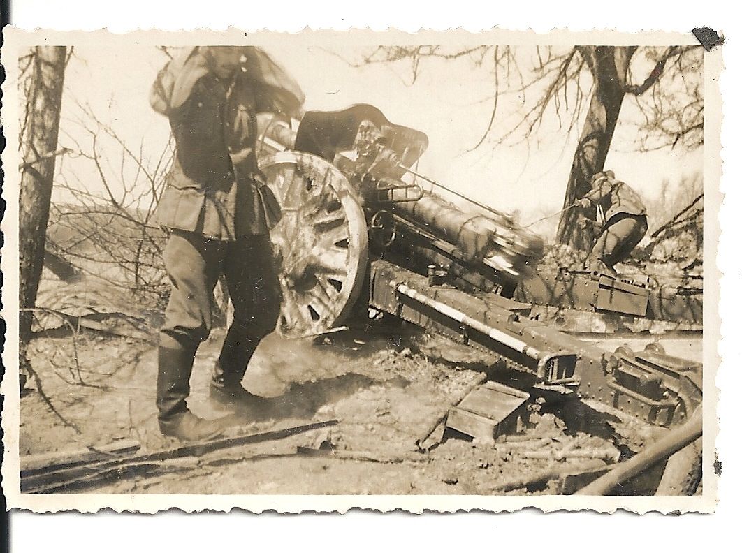 Orig.Foto Artillerie Feldgeschütz Wehrmacht Feuert