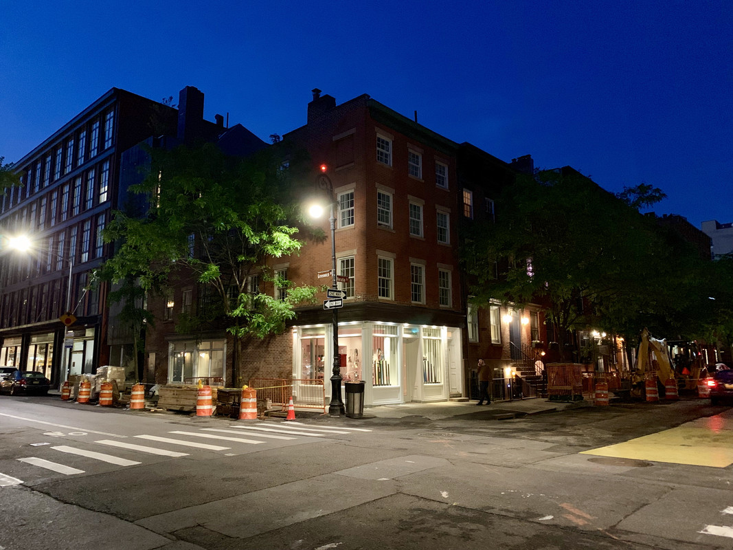 5B0A9849-452A-4E9C-B497-126550C3793E