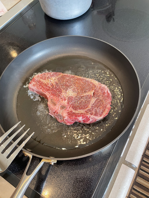 A90D8B6E-4193-4A0E-A798-9E494E85943F