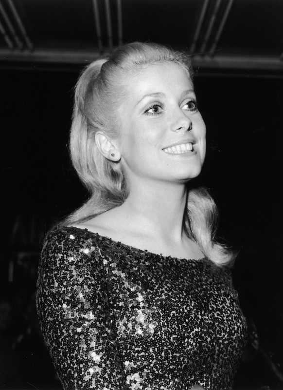 deneuve52324324_10