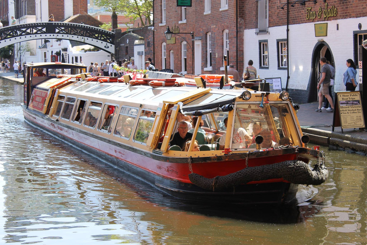 ride-narrowboat-1-Sherborne-Wharf