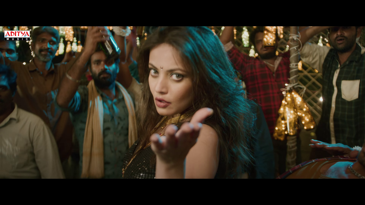 [Image: vlcsnap-2025-12-21-18h22m34s691.png]