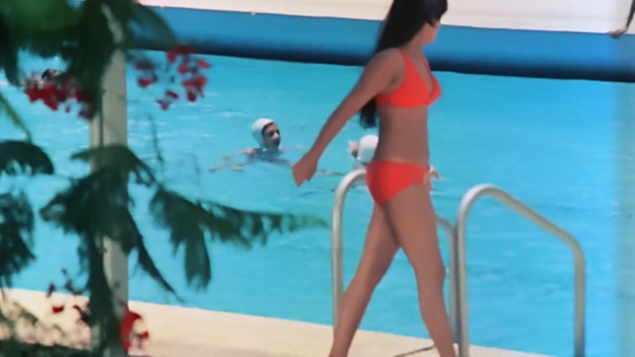 Young Dimple Kapadia Hot Bikini & Deep Cleavage Compilation - Bobby[1080p].mp4_snapshot_00.11_[2020.