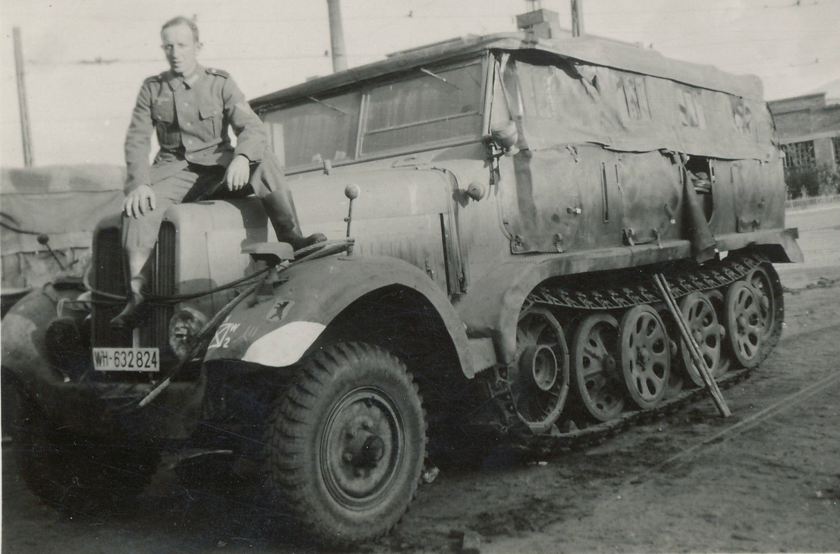 Foto 2.Wk Soldat Halbketten Fahrzeug Sonder-Kfz Panzer Tank Kennung Bär1