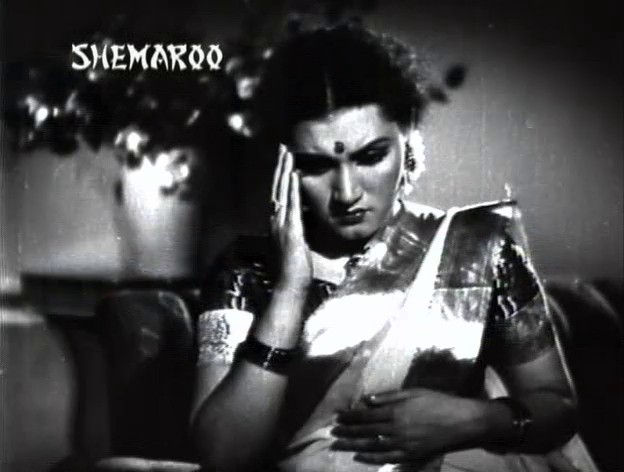 Anmol-Ghadi-1946-DVDRip-Hindi-360p-AVC-AAC-2-0-mkv-0005