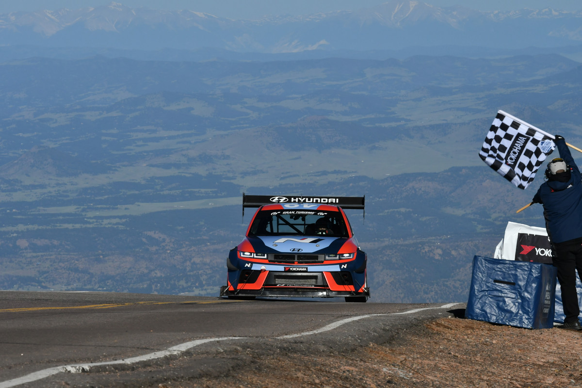 60180-HyundaiMotorsIONIQ5NSetsBenchmarkforCrossoverEVsatPikesPeakInternationalHillClimb