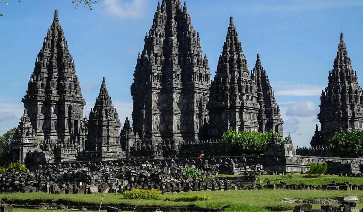 Candi Prambanan: Jejak Kejayaan Kerajaan Hindu di Pulau Jawa