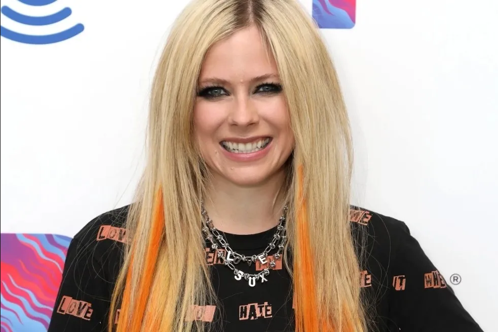 Así luce Avril Lavigne a 20 años del lanzamiento de su canción “Complicated”