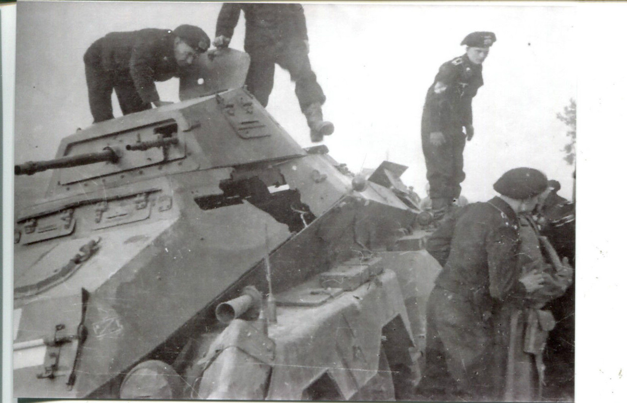 Panzersoldaten Panzertruppe zertörter Späh - Pan