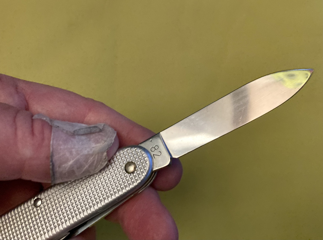 1F5CB2A5-F640-4630-880E-697D4C74E0DB