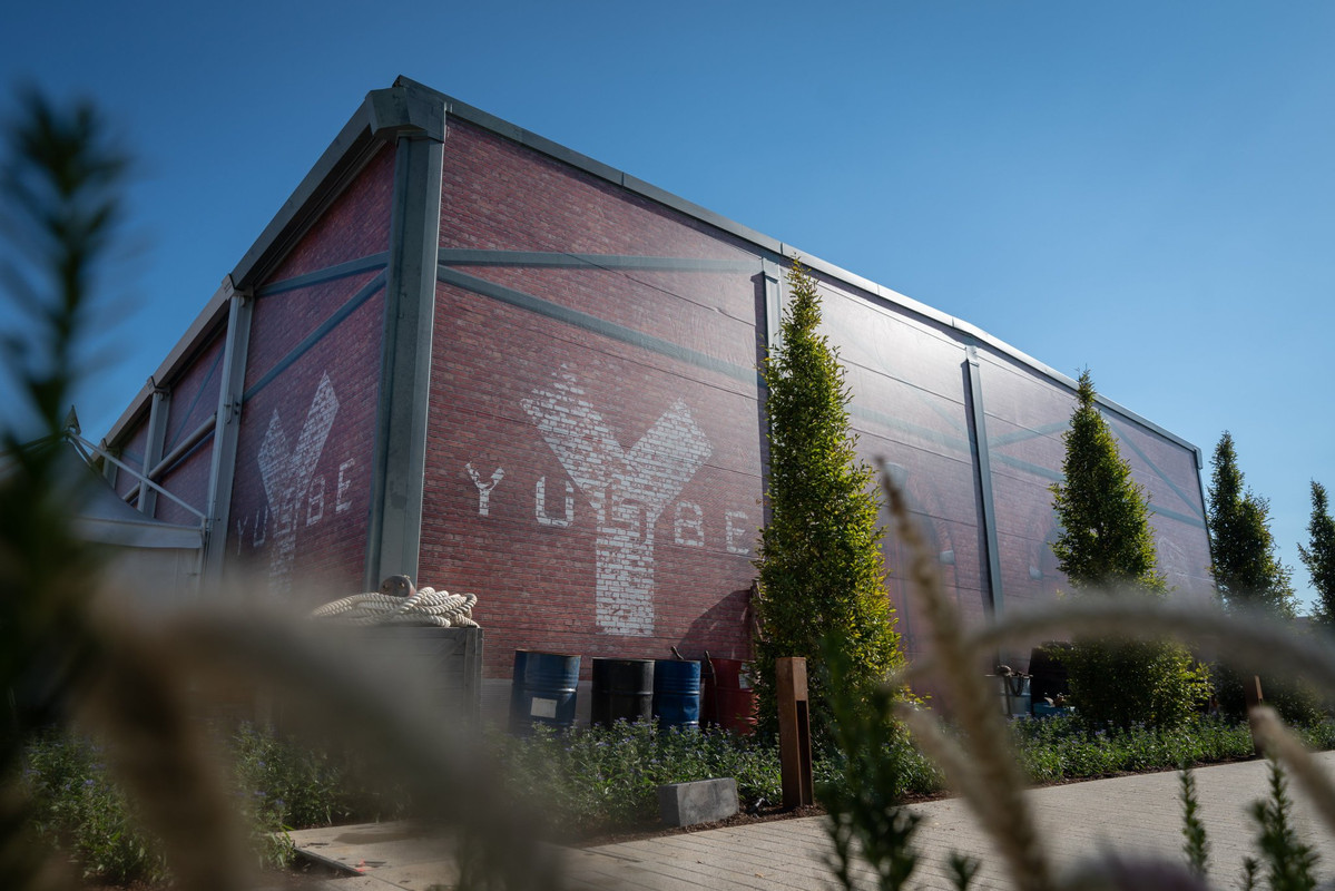 42EFFDD3-4D9B-4565-B483-29F2AD6908E1