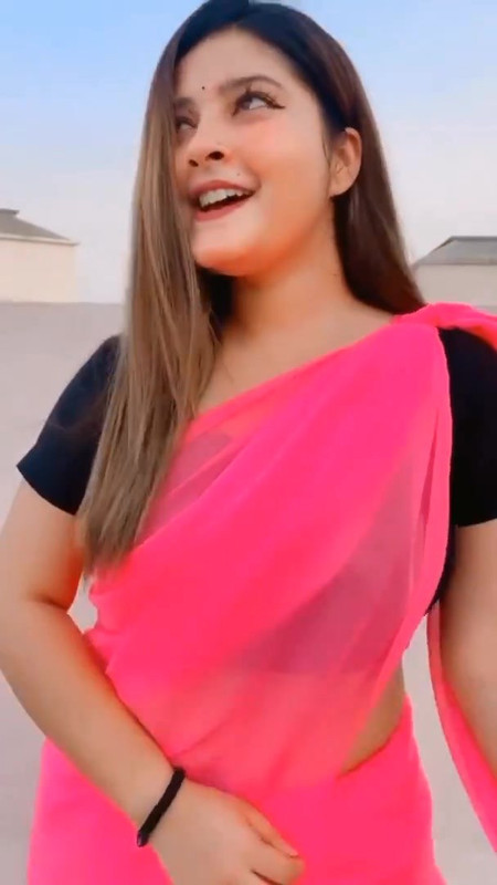 Pari MoMo hot New Instagram Reels   New Instagram Reels   Bhabhi Instagram Reels.mp4.0005