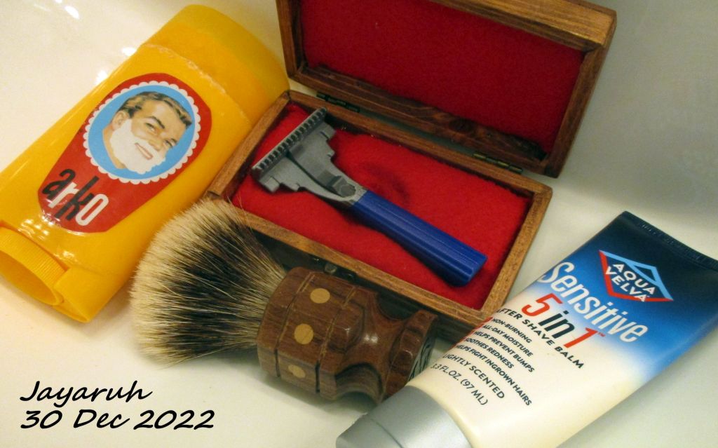 [Image: sos221230.jpg]