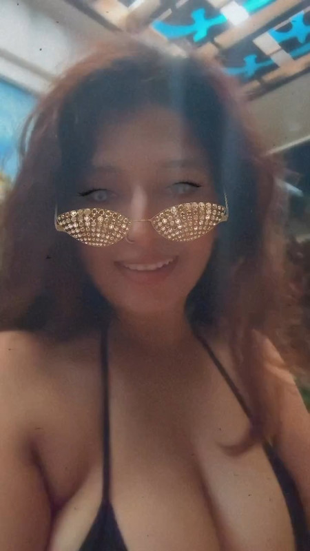 Rasha Kirmani hot big boobs navel in black bikini.mp4_snapshot_00.13.058