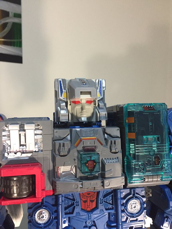 Titans-Return-Fort-Max-In-Hand-04