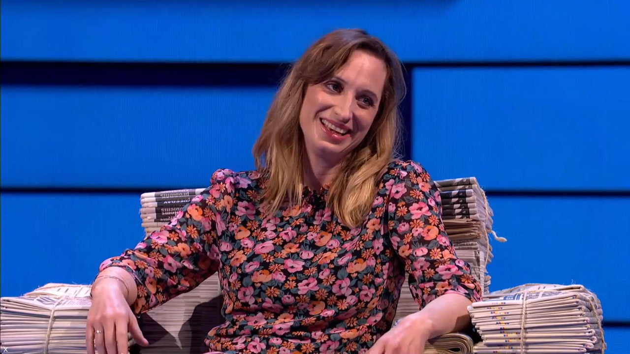 Isy Suttie 171021.mp4_snapshot_01.00_[2021.10.17_02.59.47]