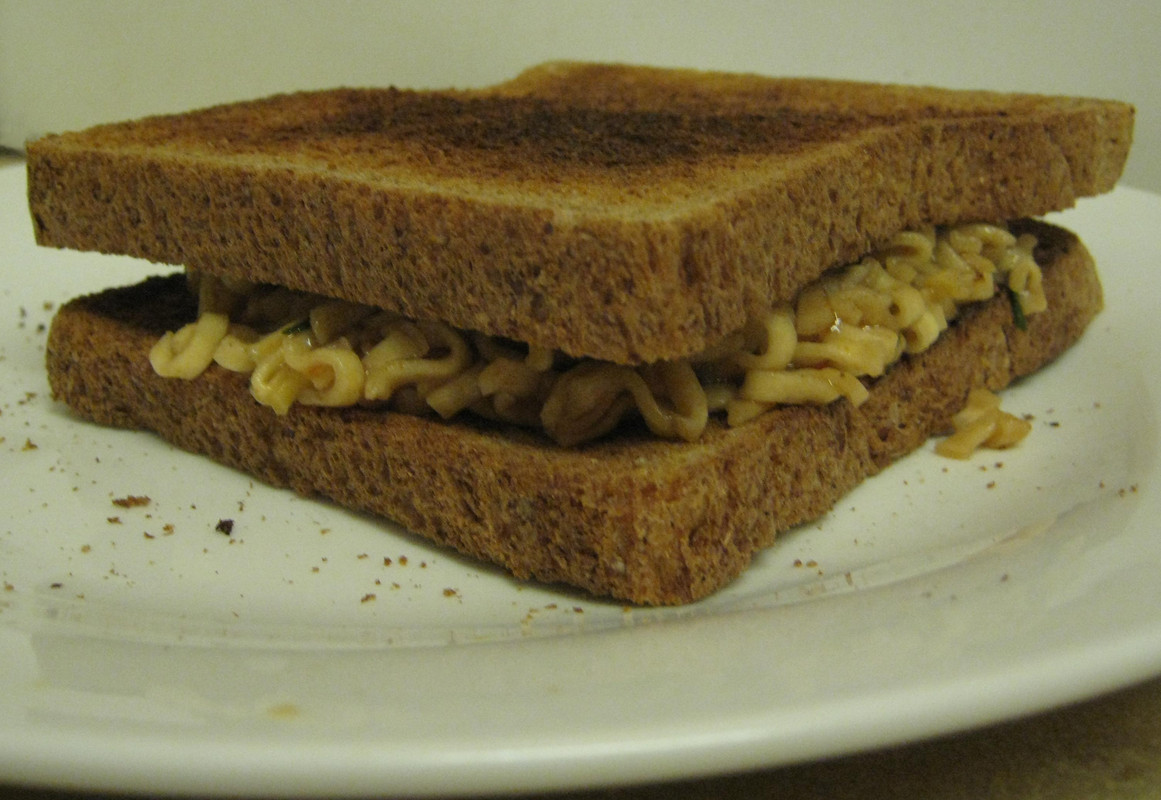 potnoodlesandwich.jpg
