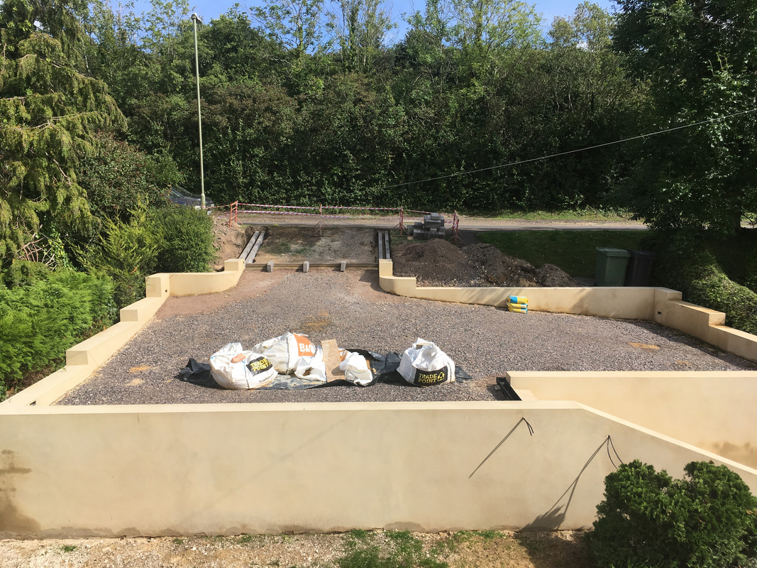 0B8506B5-5D71-4788-BD06-4F74E527412B