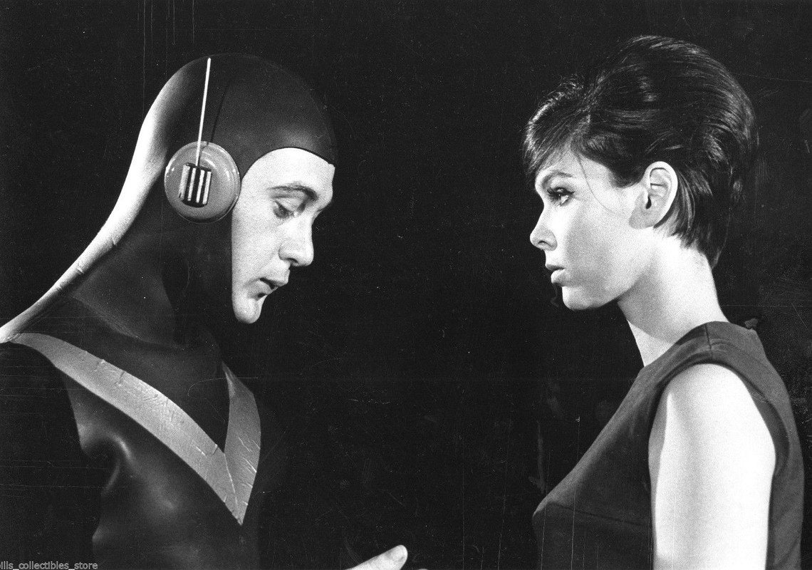 yvonne_craig_128