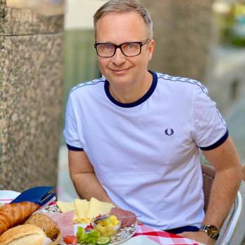 E580FF7B-526E-4F83-8750-B5D7D175FE64