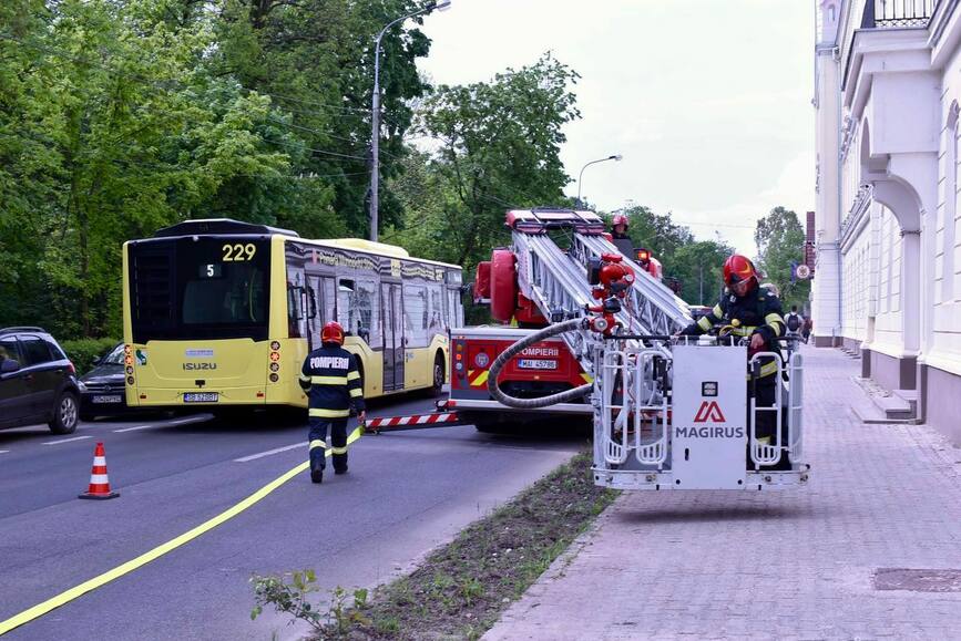 [Imagine: Incendiu-la-Spitalul-Militar-din-Sibiu-3.jpg]