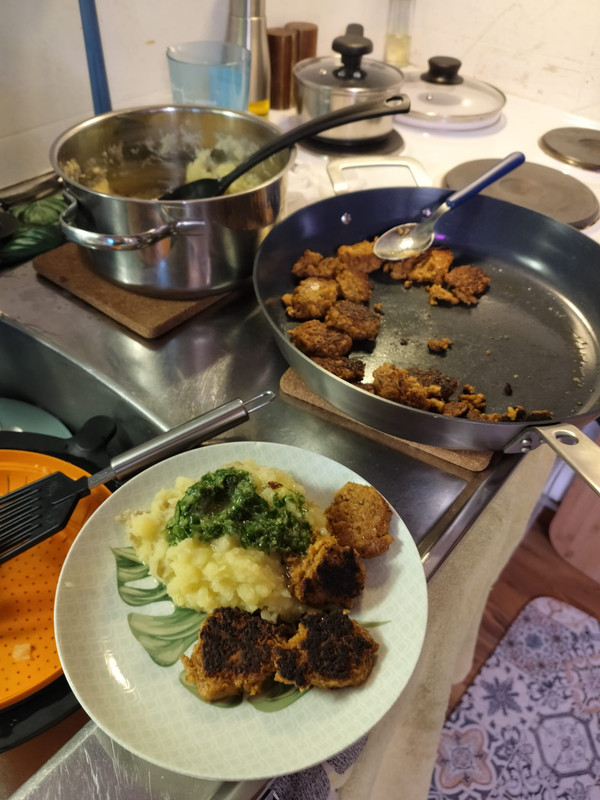 linssipyörykät ja sitruunamuusi