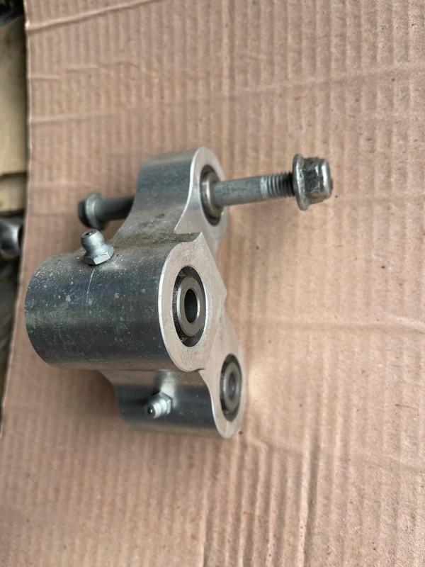 6894DB6E-2B0B-4773-AF54-0A73FFF29DEB