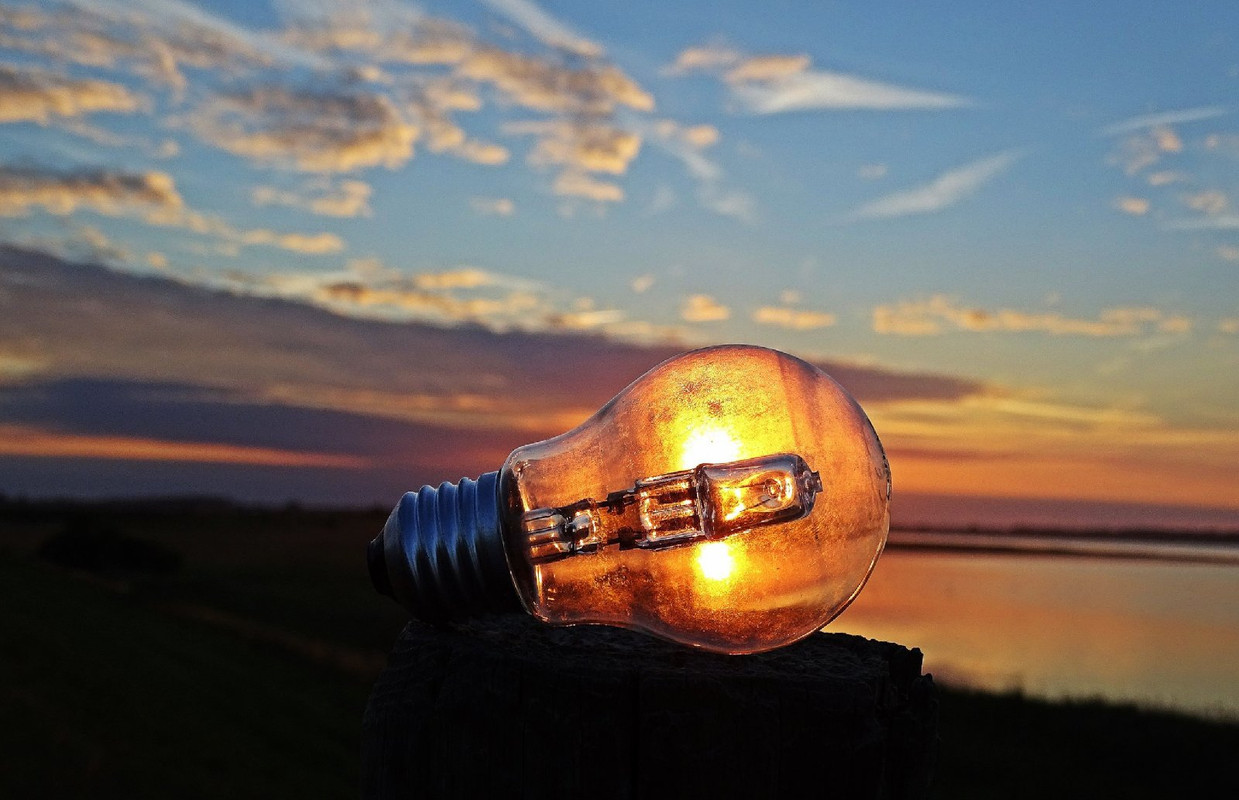 orangelightbulb.jpg