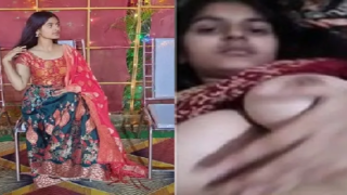 Fsiblog com desi big boobs girl topless selfie for lover