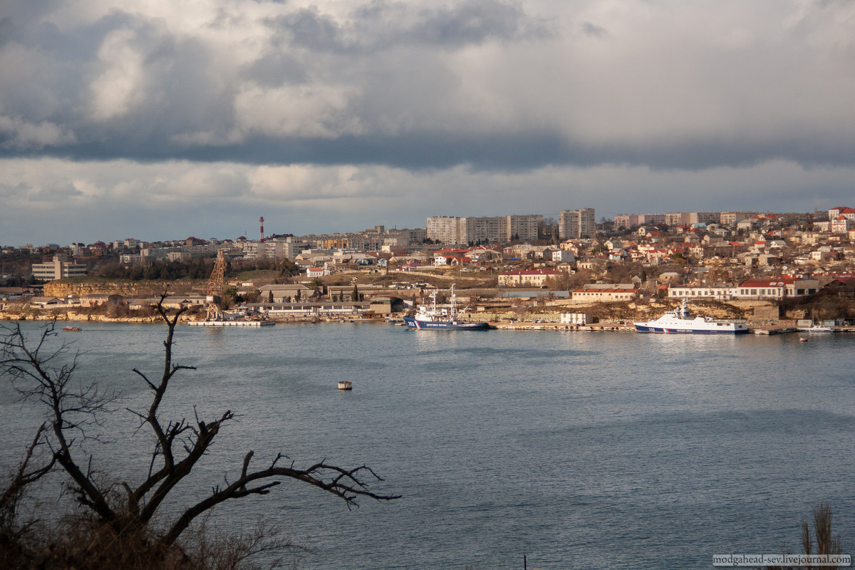 Ships-pier-9794