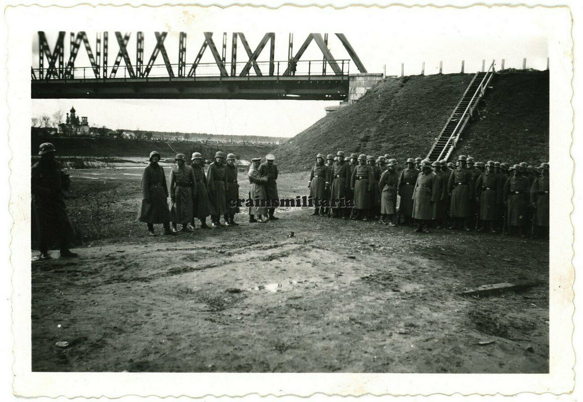 Foto orthodoxe Kirche b. Wolga Brücke Staritza Rshew Rschew Russland 1942
